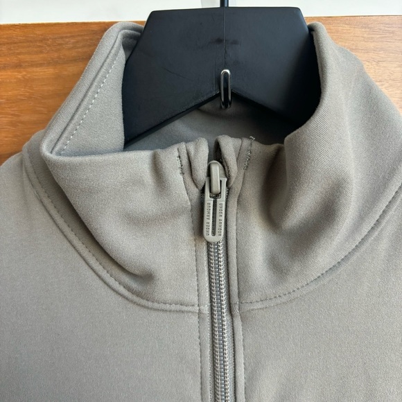 Under Armour Women's Motion Jacket, Size XS - Picture 5 of 12